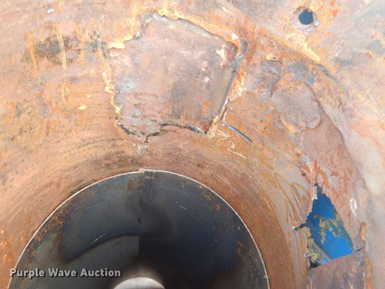 image for item DG5981 Kinze 840AW grain cart