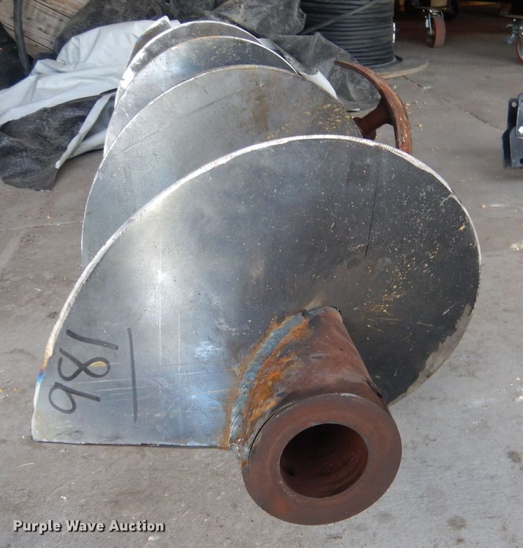 image for item DG5981 Kinze 840AW grain cart