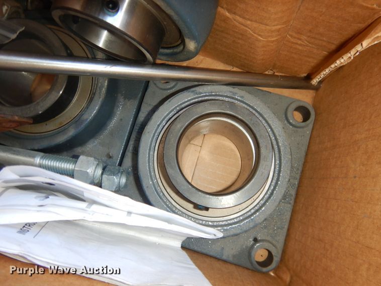 image for item DG5981 Kinze 840AW grain cart