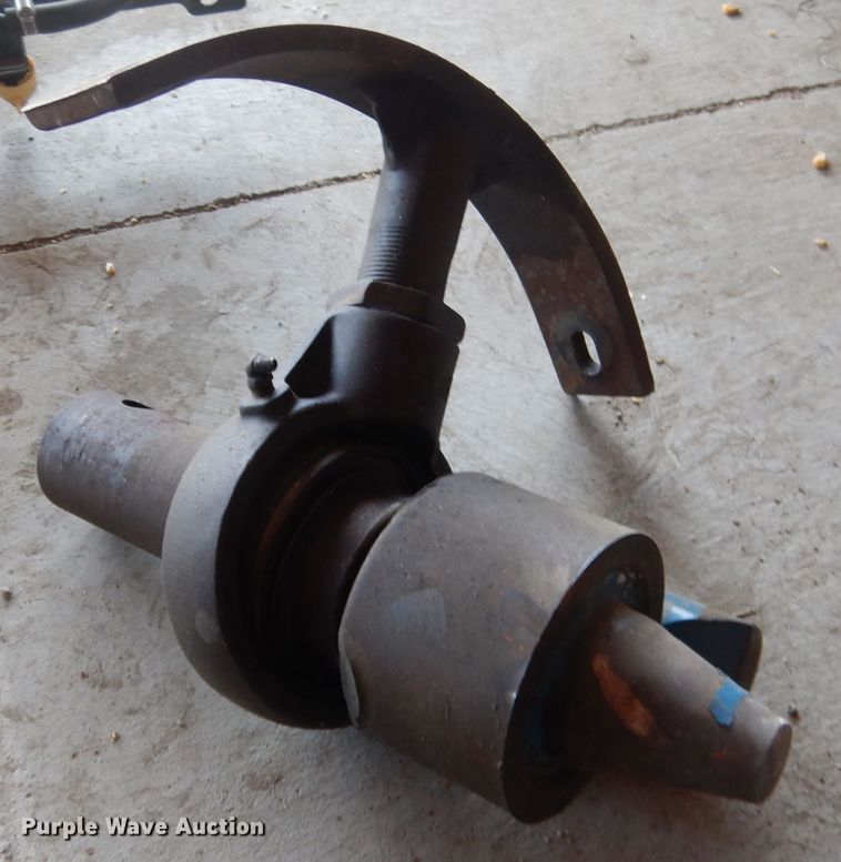 image for item DG5981 Kinze 840AW grain cart