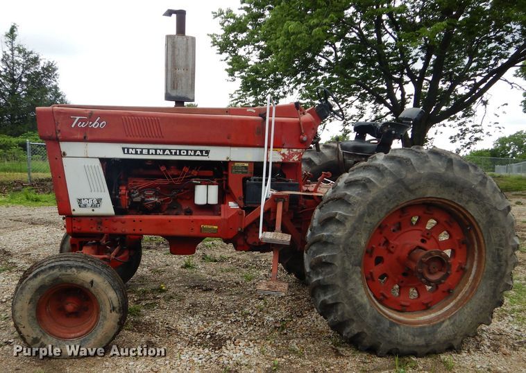 image for item DH4455 International 1066  tractor