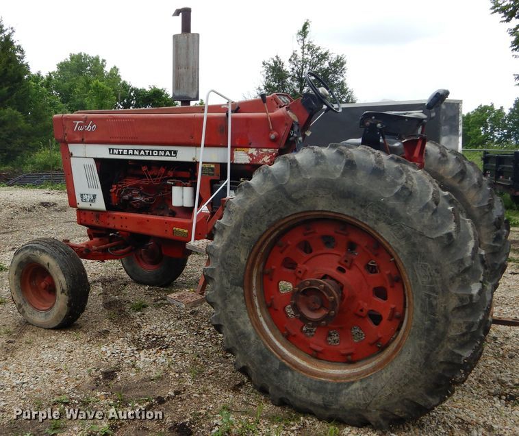 image for item DH4455 International 1066  tractor