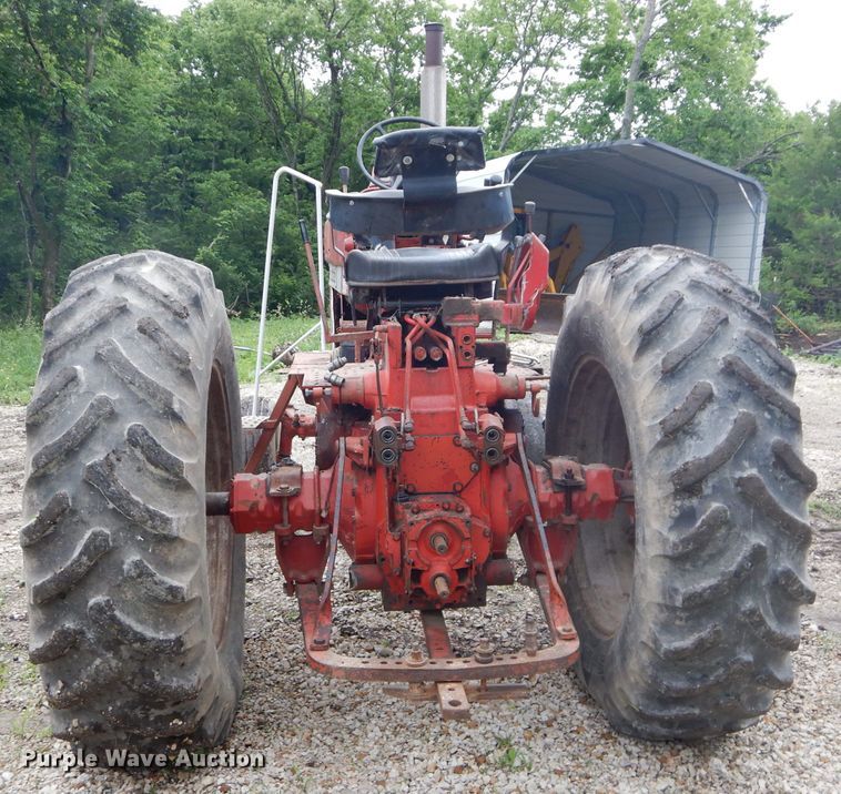 image for item DH4455 International 1066  tractor