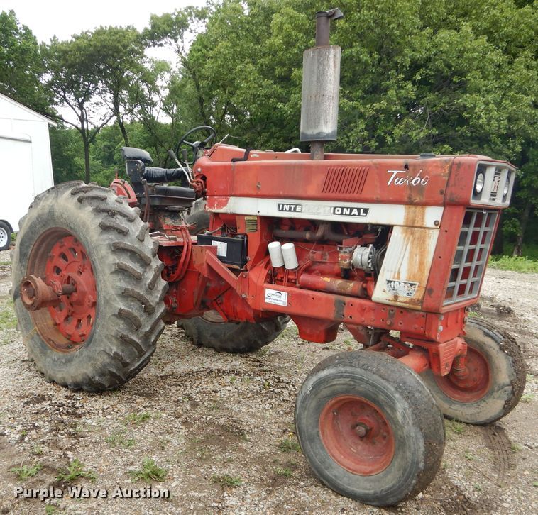 image for item DH4455 International 1066  tractor