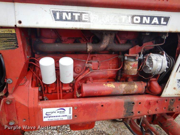 image for item DH4455 International 1066  tractor