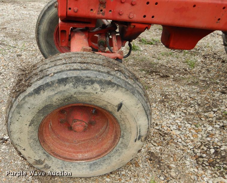 image for item DH4455 International 1066  tractor