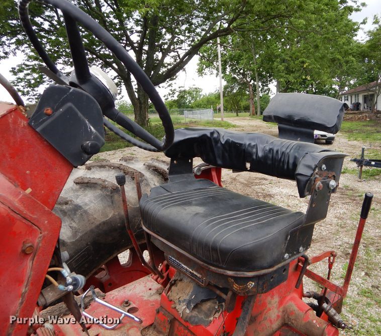image for item DH4455 International 1066  tractor
