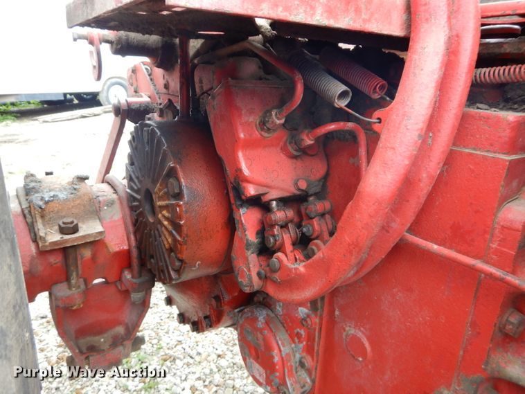 image for item DH4455 International 1066  tractor