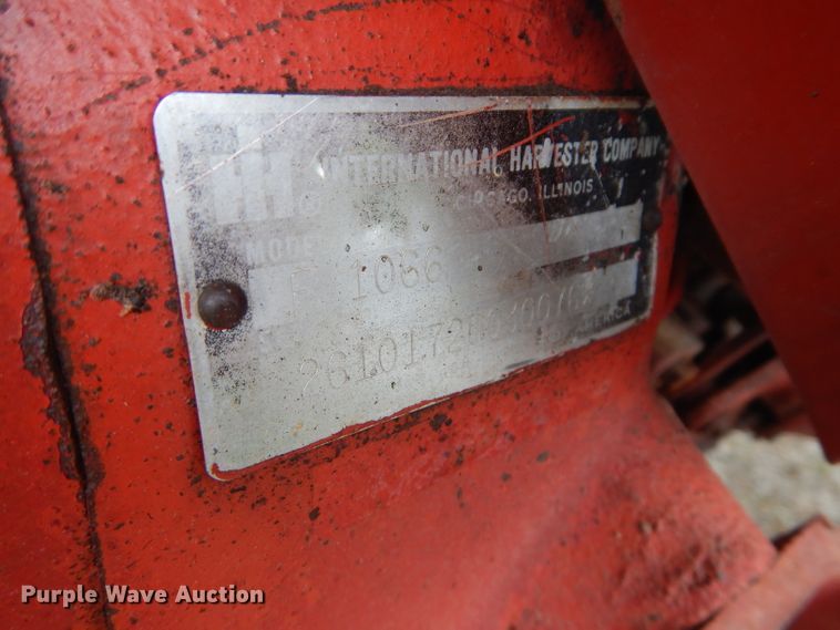 image for item DH4455 International 1066  tractor