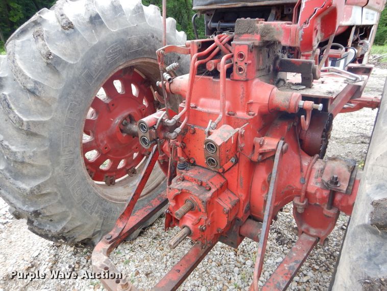 image for item DH4455 International 1066  tractor