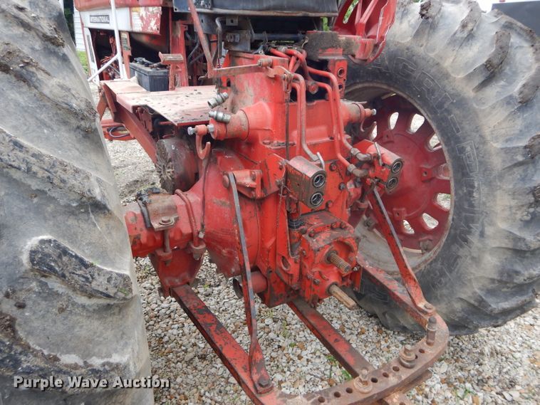 image for item DH4455 International 1066  tractor