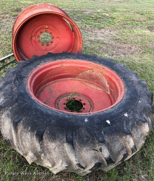 image for item DH4455 International 1066  tractor