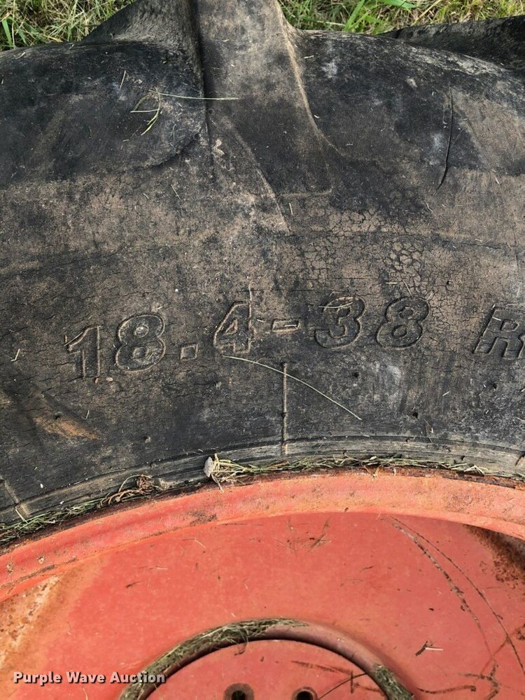 image for item DH4455 International 1066  tractor