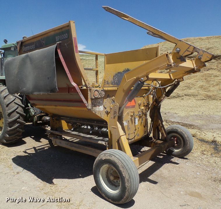 image for item DH4947 2010 Vermeer BP8000 bale processor