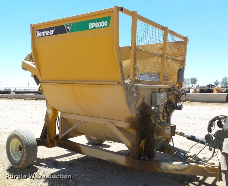 image for item DH4947 2010 Vermeer BP8000 bale processor