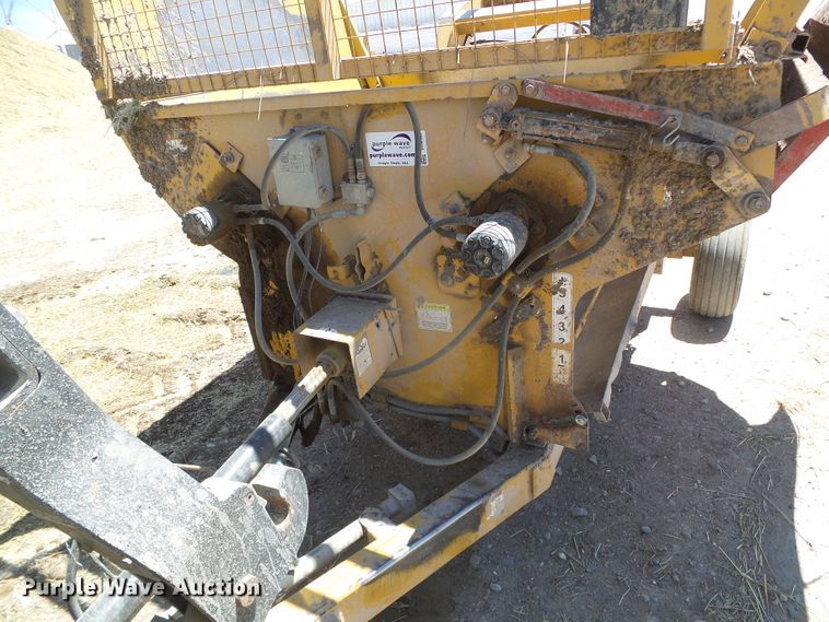 image for item DH4947 2010 Vermeer BP8000 bale processor