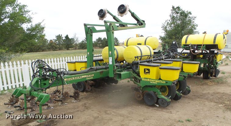 image for item DH4949 1997 John Deere 1770 MaxEmerge Plus Vacumeter no-till planter