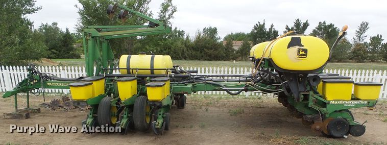 image for item DH4949 1997 John Deere 1770 MaxEmerge Plus Vacumeter no-till planter