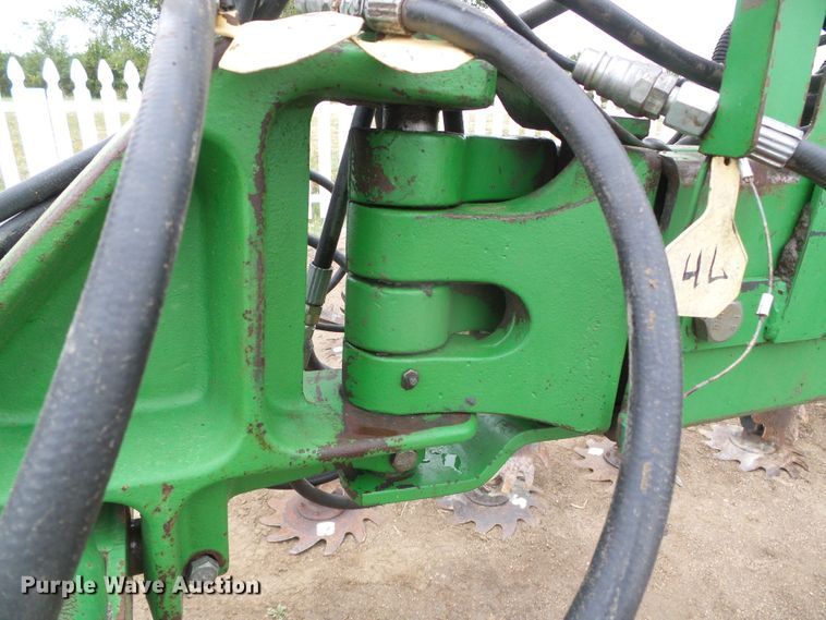 image for item DH4949 1997 John Deere 1770 MaxEmerge Plus Vacumeter no-till planter