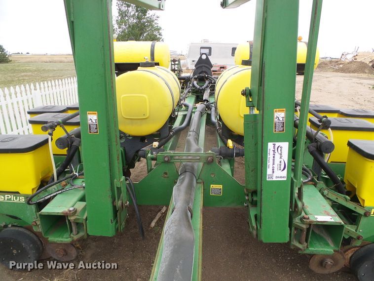 image for item DH4949 1997 John Deere 1770 MaxEmerge Plus Vacumeter no-till planter