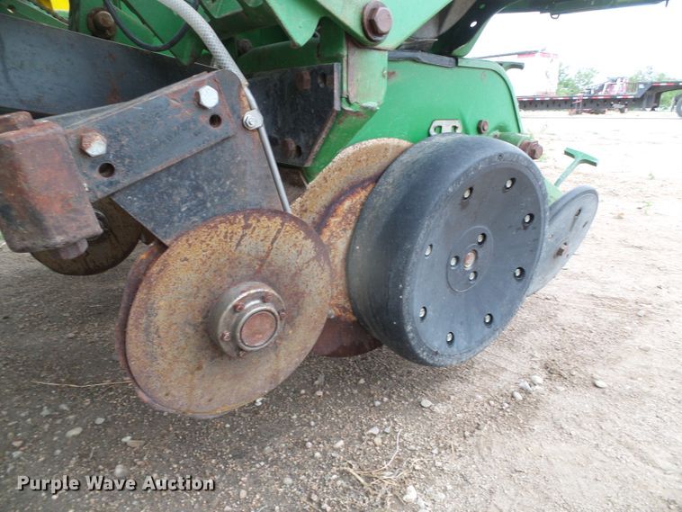 image for item DH4949 1997 John Deere 1770 MaxEmerge Plus Vacumeter no-till planter