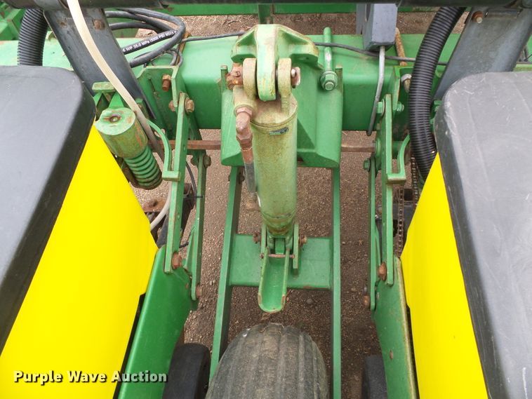 image for item DH4949 1997 John Deere 1770 MaxEmerge Plus Vacumeter no-till planter