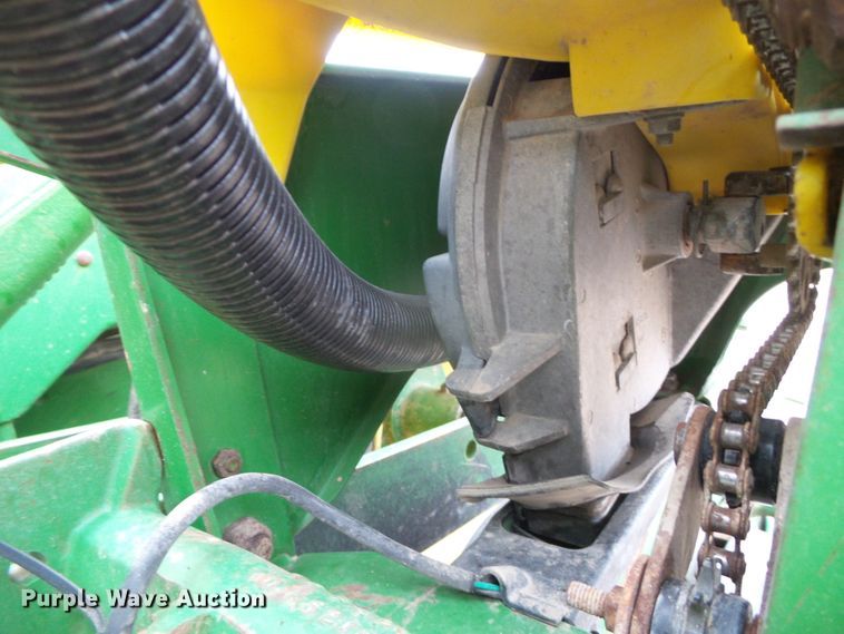 image for item DH4949 1997 John Deere 1770 MaxEmerge Plus Vacumeter no-till planter