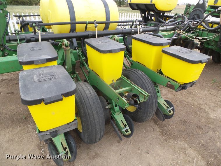 image for item DH4949 1997 John Deere 1770 MaxEmerge Plus Vacumeter no-till planter