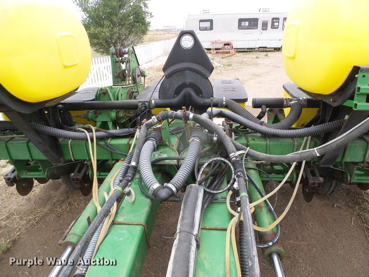image for item DH4949 1997 John Deere 1770 MaxEmerge Plus Vacumeter no-till planter