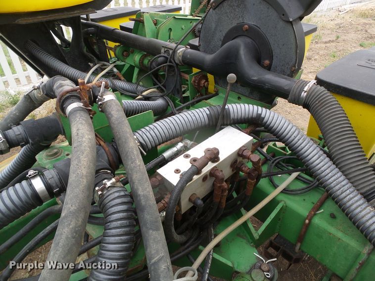 image for item DH4949 1997 John Deere 1770 MaxEmerge Plus Vacumeter no-till planter