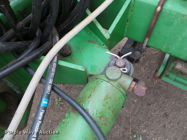 image for item DH4949 1997 John Deere 1770 MaxEmerge Plus Vacumeter no-till planter