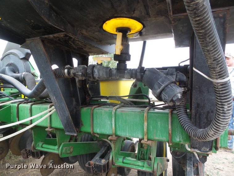 image for item DH4949 1997 John Deere 1770 MaxEmerge Plus Vacumeter no-till planter