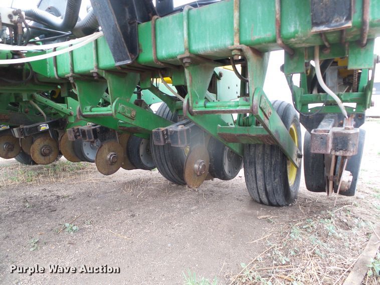 image for item DH4949 1997 John Deere 1770 MaxEmerge Plus Vacumeter no-till planter