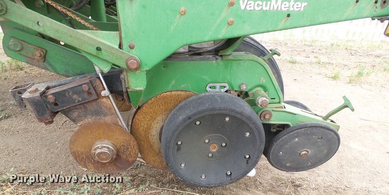 image for item DH4949 1997 John Deere 1770 MaxEmerge Plus Vacumeter no-till planter