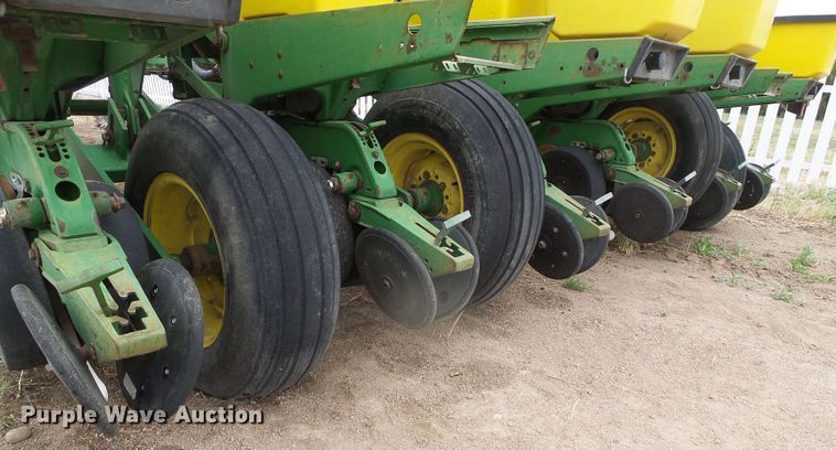 image for item DH4949 1997 John Deere 1770 MaxEmerge Plus Vacumeter no-till planter