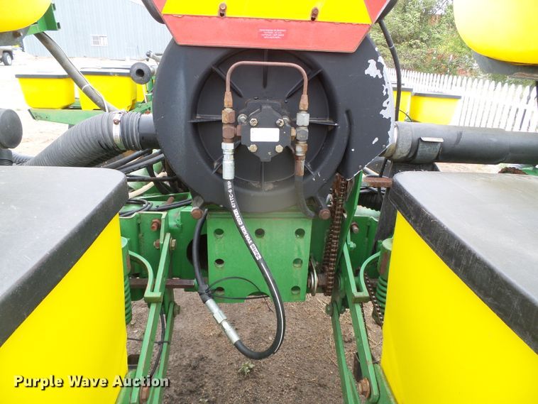 image for item DH4949 1997 John Deere 1770 MaxEmerge Plus Vacumeter no-till planter