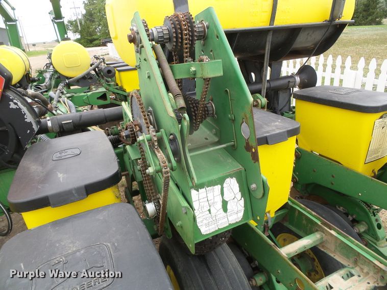 image for item DH4949 1997 John Deere 1770 MaxEmerge Plus Vacumeter no-till planter