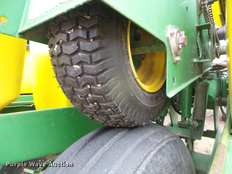 image for item DH4949 1997 John Deere 1770 MaxEmerge Plus Vacumeter no-till planter