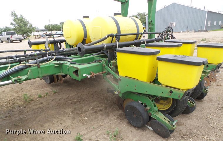 image for item DH4949 1997 John Deere 1770 MaxEmerge Plus Vacumeter no-till planter
