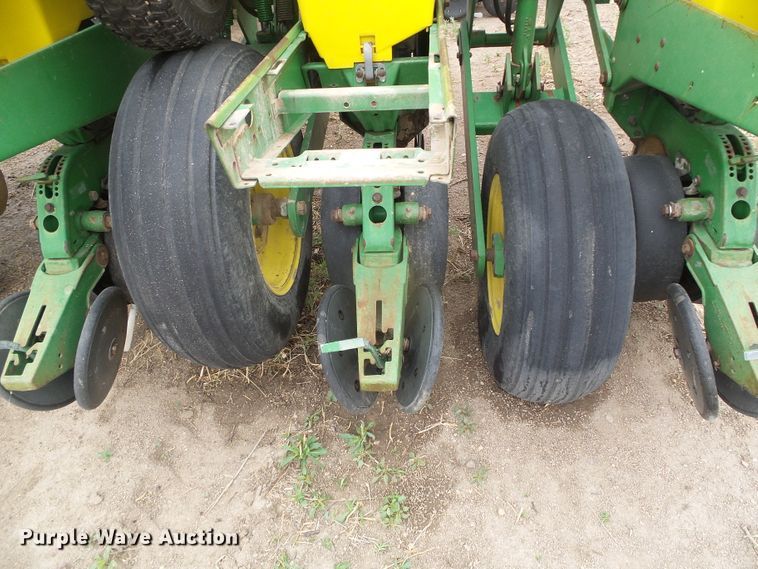 image for item DH4949 1997 John Deere 1770 MaxEmerge Plus Vacumeter no-till planter
