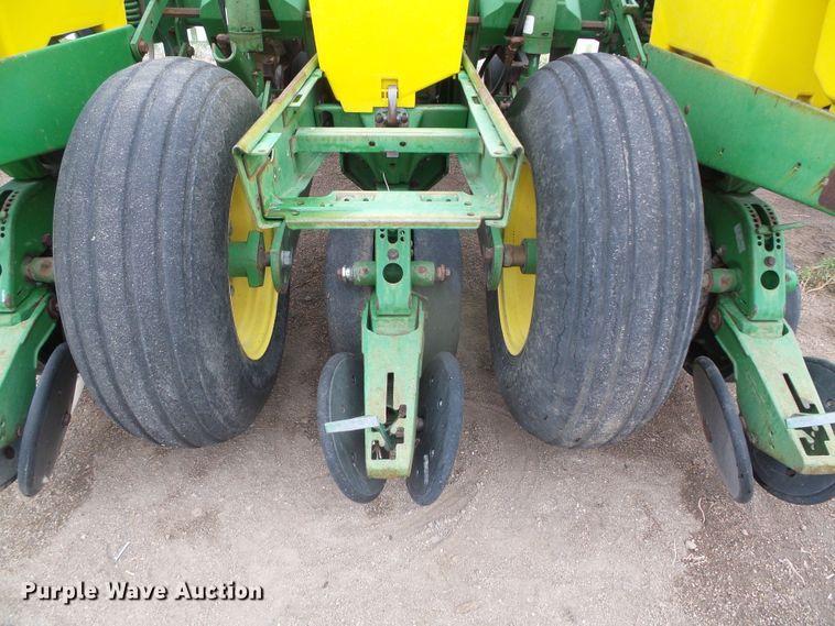 image for item DH4949 1997 John Deere 1770 MaxEmerge Plus Vacumeter no-till planter