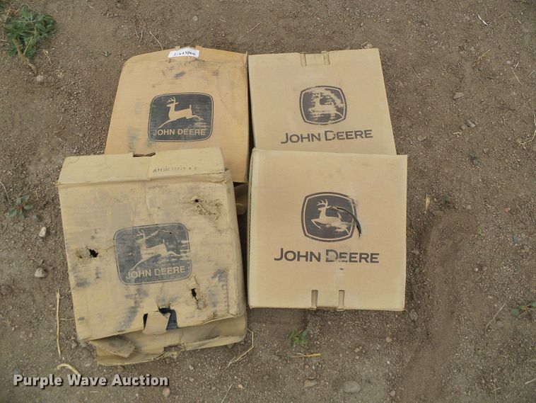 image for item DH4949 1997 John Deere 1770 MaxEmerge Plus Vacumeter no-till planter