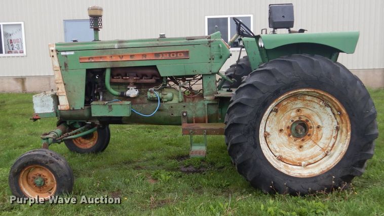 image for item FX9169 Oliver 1800  tractor