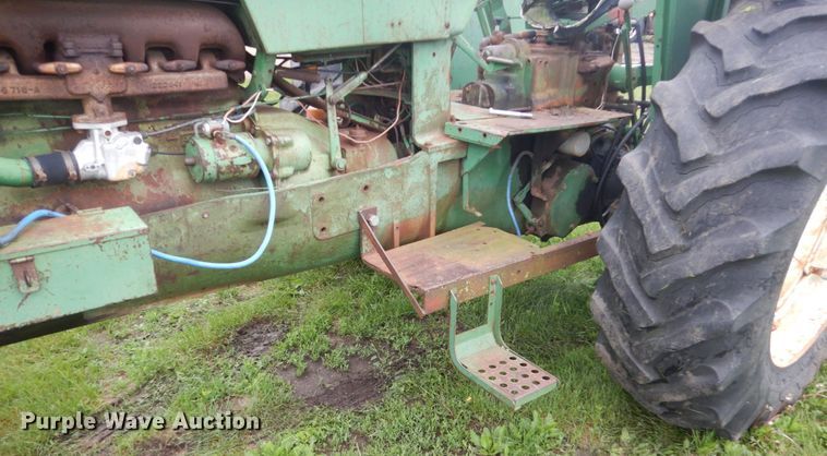 image for item FX9169 Oliver 1800  tractor