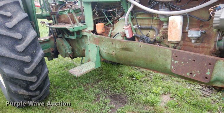 image for item FX9169 Oliver 1800  tractor