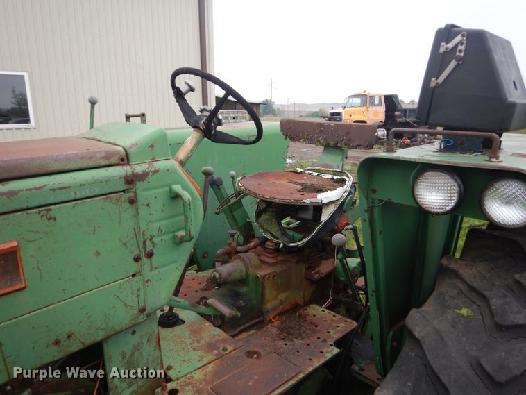 image for item FX9169 Oliver 1800  tractor