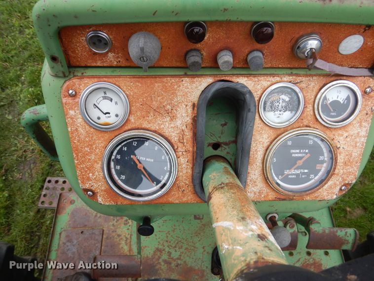 image for item FX9169 Oliver 1800  tractor