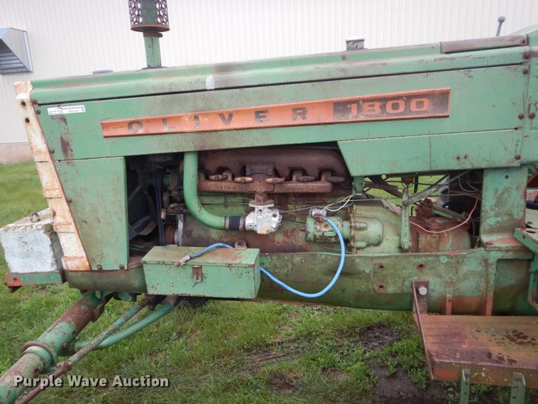 image for item FX9169 Oliver 1800  tractor