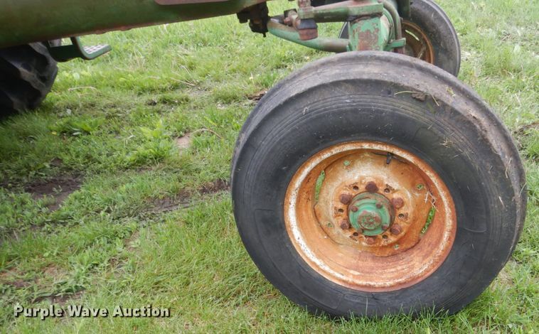image for item FX9169 Oliver 1800  tractor