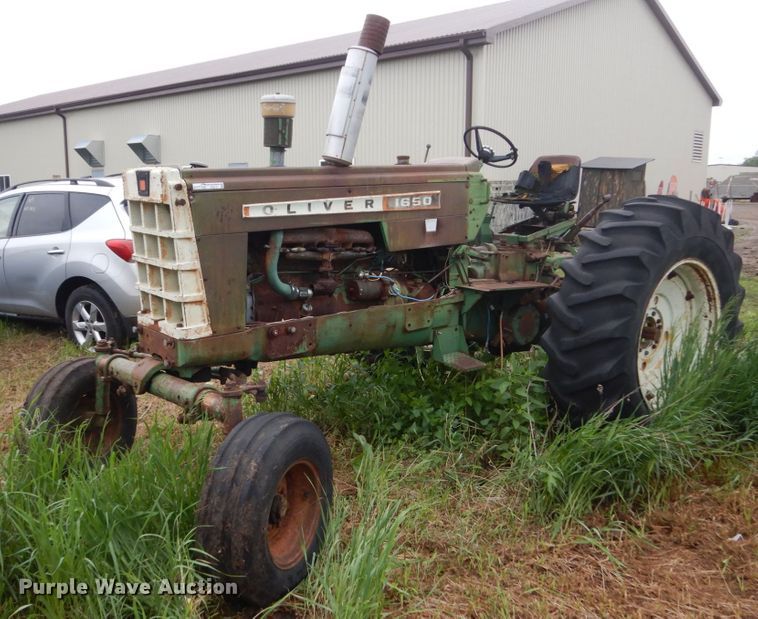 image for item FX9171 Oliver 1650  tractor